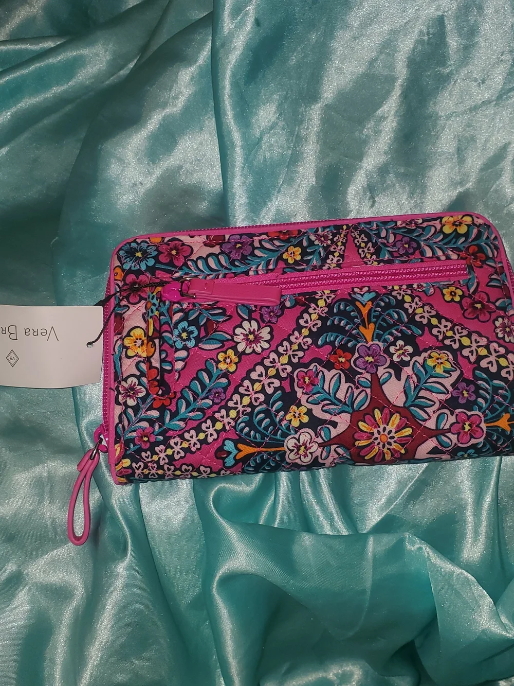 NWT Vera Bradley Retired Kaleidoscope Floral Print Zip Wallet - Picture 2 of 8